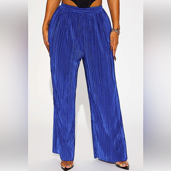 Fashion Nova Pants - CHIC NWT❣️💙🦋🧵 Wide Leg Plisse Pant - Royal Blue Sz XL